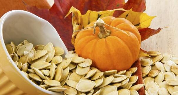 pumpkin seeds for earthworms in a child